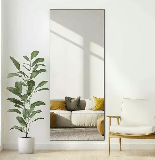 Gương treo tường phòng khách viền khung